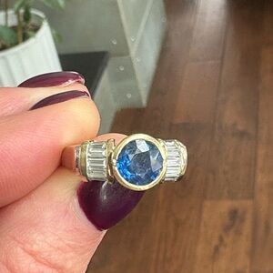 GORGEOUS two tone Sapphire Ring